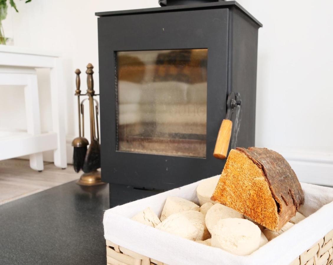 Hoxne Cottages - Sunflower Cottage With Private Hot Tub York Eksteriør billede